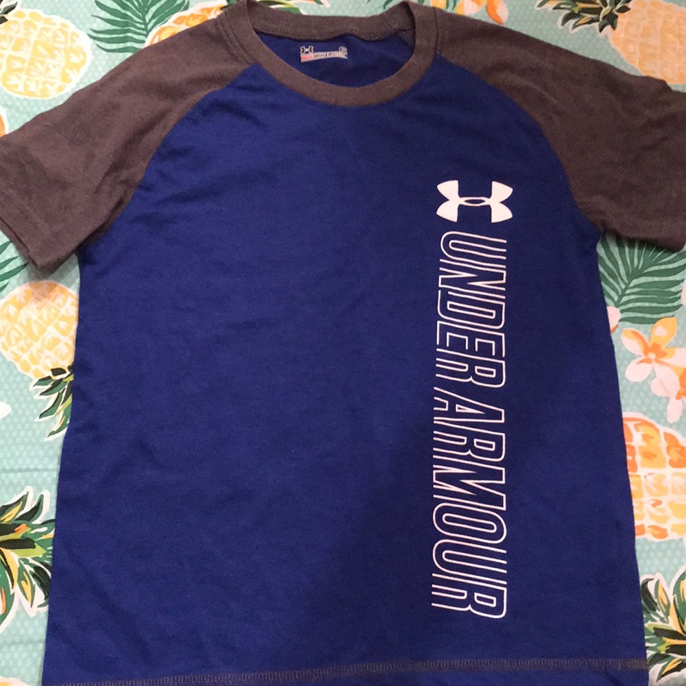 Under Armor Boys size 6 T shirts